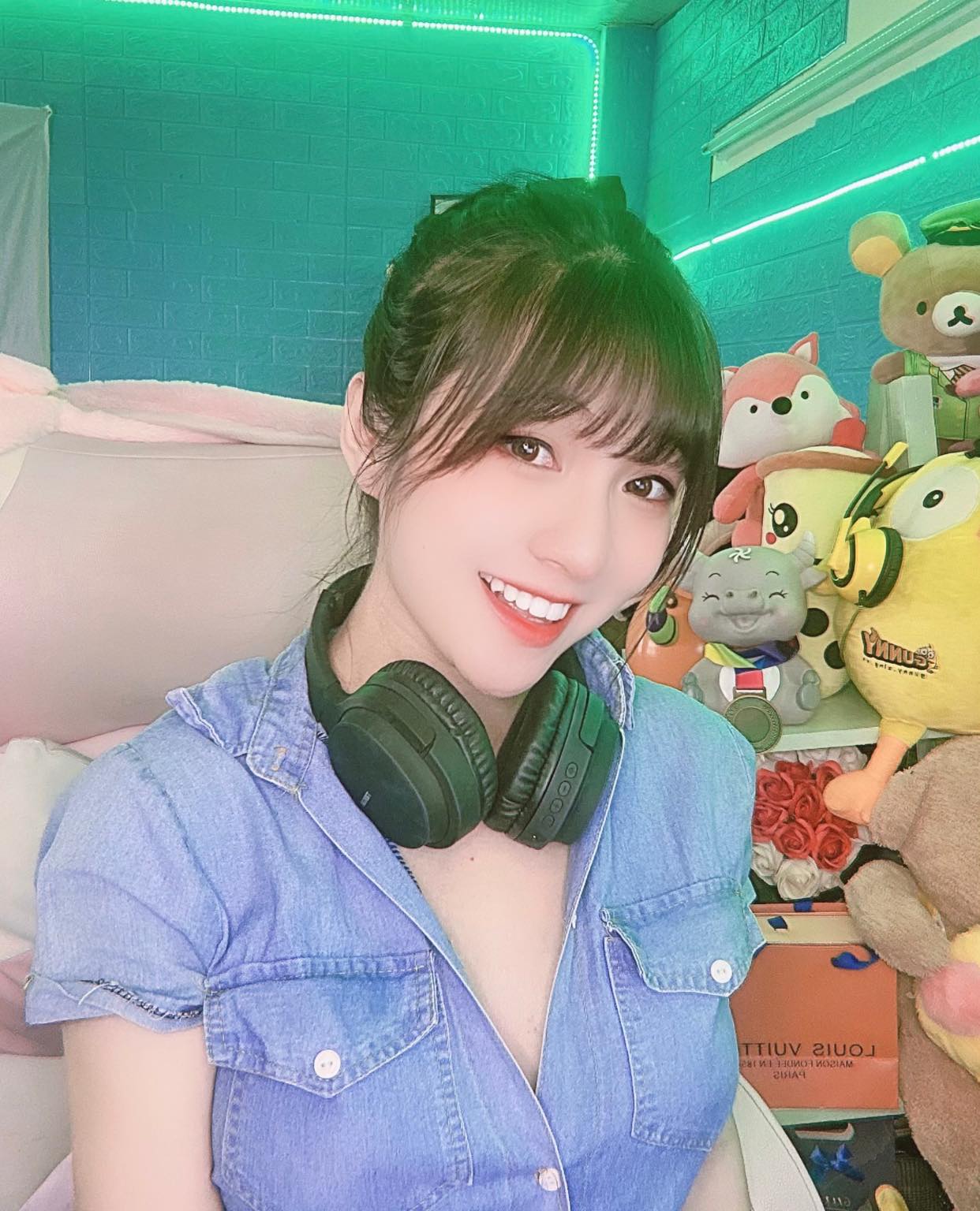 Di N Bikini L G C Nghi Ng Tuy T H O N Streamer Tri U Ng I Theo D I B Fan H I Nh C