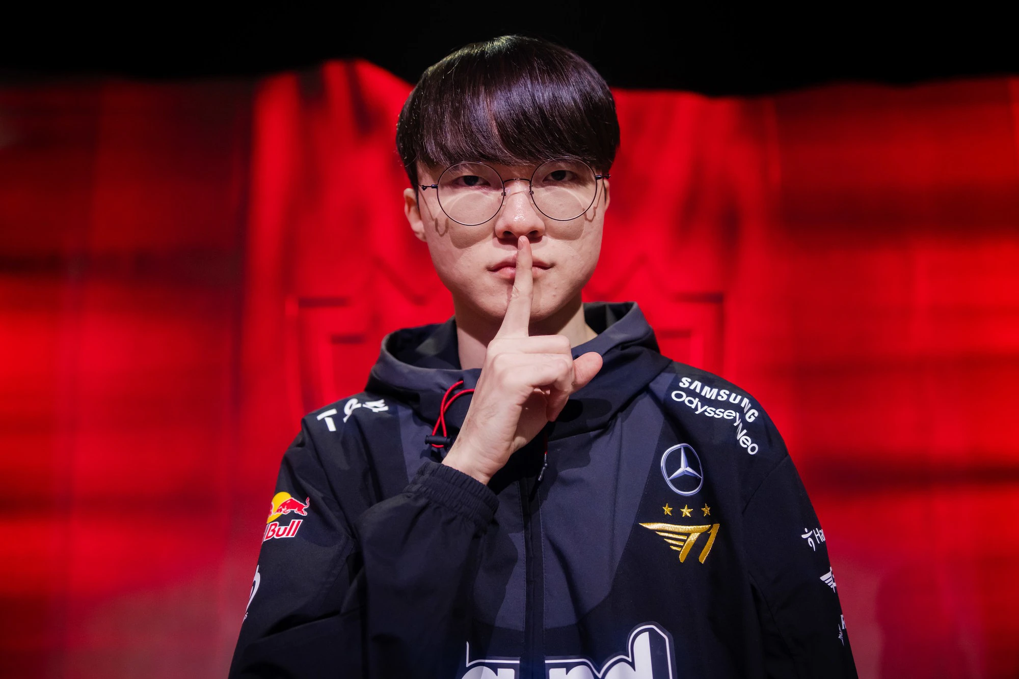 Faker lại đạt thêm thành tích chưa từng có trong làng Esports ngang