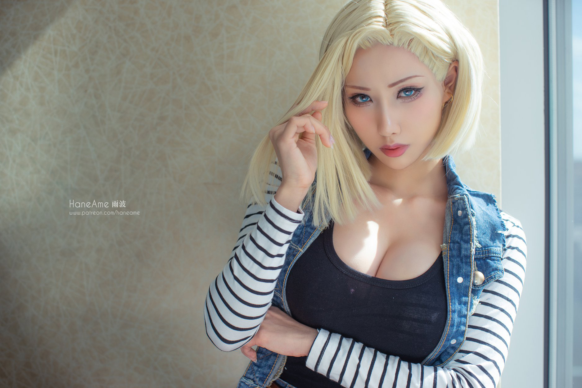 Sexy Android 18 Cosplay From Dragon Ball