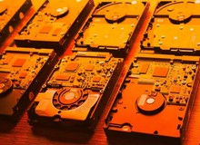 Nhu cầu đào coin bằng HDD tăng cao, NSX Trung Quốc ra mắt bo mạch chủ "siêu to khổng lồ" lắp được 32 ổ 14TB cùng lúc