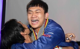 Tuyển thủ Esports Đông Timor trao 'kỷ vật' cho đối thủ, phản ứng của người nhận gây chú ý