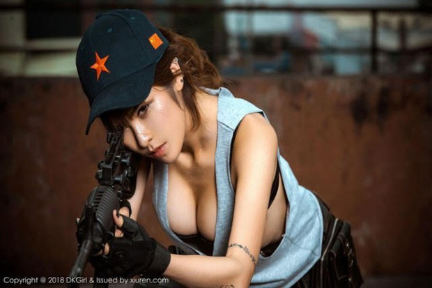 Dàn hot girl cosplay PUBG nóng bỏng mắt, chỉ nhìn thôi là súng ống đã lên nòng để sẵn sàng chạy bo - Ảnh 9.