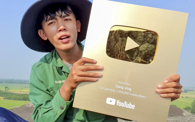 Hướng về miền Trung, Khoai Lang Thang kêu gọi quyên góp được 1,65 tỷ, Sang Vlog dành hẳn nửa tháng lương Youtube để ủng hộ - Ảnh 5.