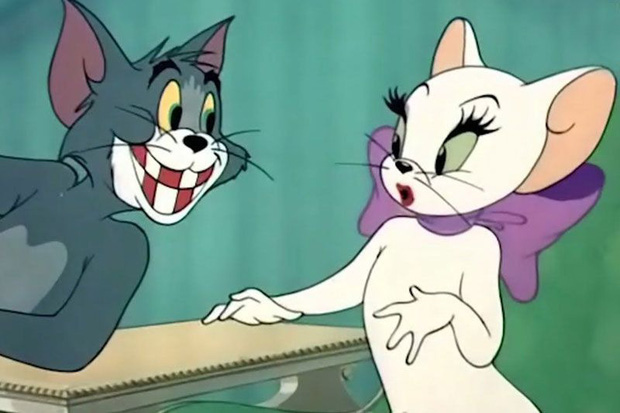 Jerry làm xấu mặt Tom trước cô mèo mà Tom thích.