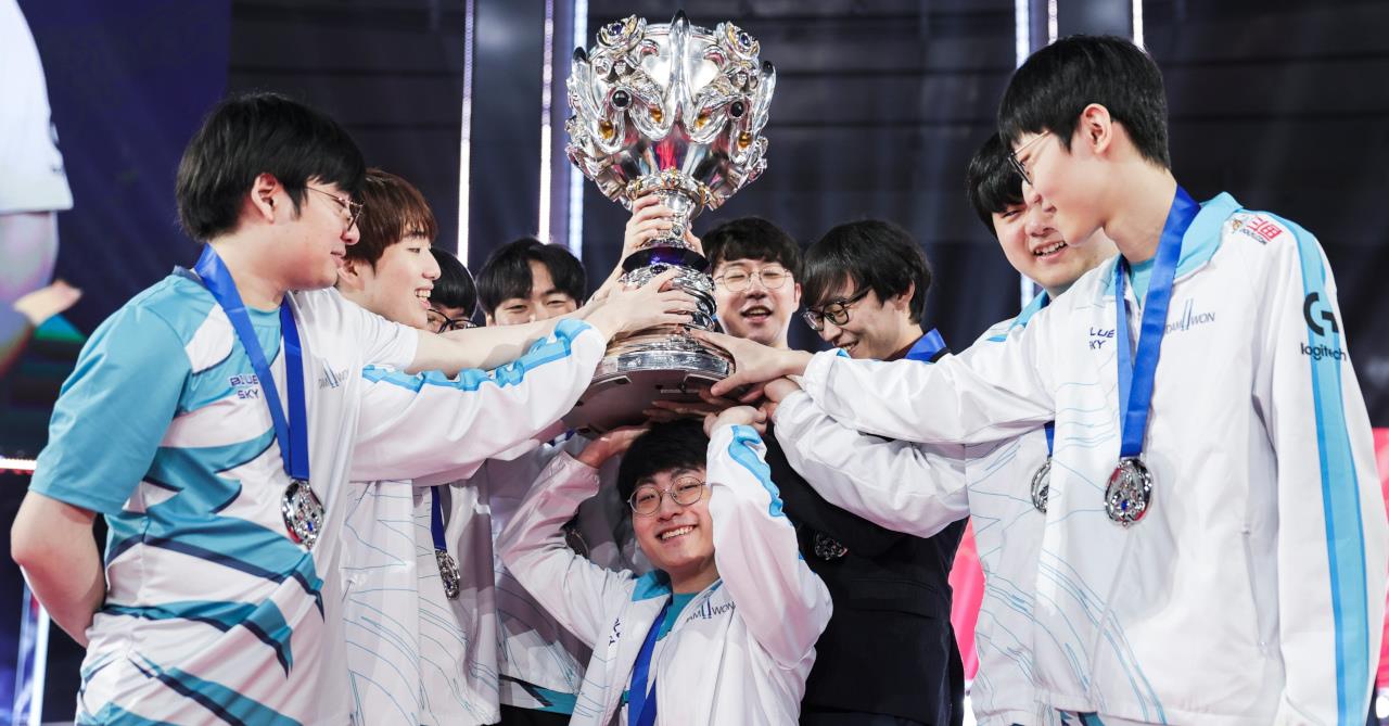 LMHT: Các khu vực lớn trên thế giới nổi tiếng nhất với vị trí thi đấu nào? - Việt Nam toàn Thần rừng - Ảnh 4. LMHT: Các khu vực lớn trên thế giới nổi tiếng nhất với vị trí thi đấu nào? - Việt Nam toàn Thần rừng - Ảnh 4.