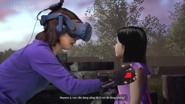 Clip mẹ gặp con gái đã mất bằng công nghệ VR gây tranh cãi trong cộng đồng mạng - Ảnh 1.