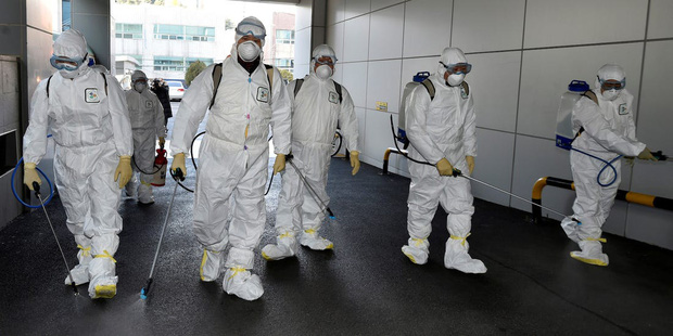 Hàn Quốc: Thêm 52 trường hợp dương tính với virus corona, tổng cộng 82 người đã lây từ bệnh nhân siêu lây nhiễm - Ảnh 1.