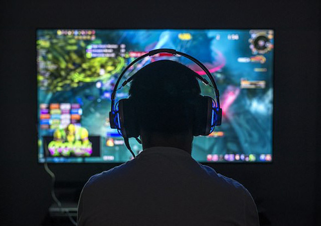 Giờ đây, anh em game thủ còn dùng game với mục đích che giấu việc ngoại tình nữa