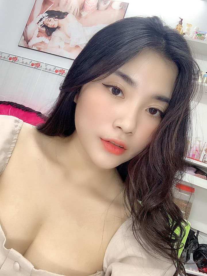 Khoe vài tấm selfie với thầy Ba, nữ sinh mới chuyển đến lớp SBTC nhận bão like vì quá sexy - Ảnh 4. Khoe vài tấm selfie với thầy Ba, nữ sinh mới chuyển đến lớp SBTC nhận bão like vì quá sexy - Ảnh 4.