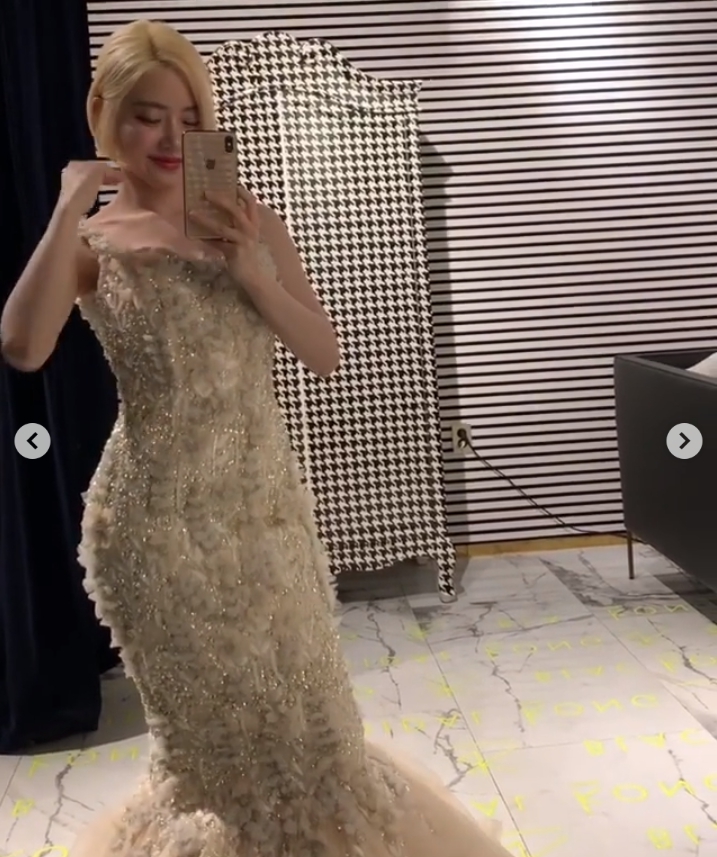 DJ Soda đăng ảnh thử váy cưới, cộng đồng mạng khóc than Chẳng nhẽ idol đi lấy chồng thật à - Ảnh 2. DJ Soda đăng ảnh thử váy cưới, cộng đồng mạng khóc than Chẳng nhẽ idol đi lấy chồng thật à - Ảnh 2.