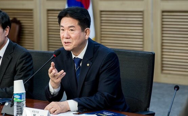LMHT: Nữ chính trị gia Hàn Quốc có nguy cơ tan tành cả sự nghiệp vì... thuê người cày rank hộ - Ảnh 2.