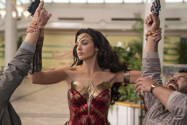 Lộ ảnh 2 phản diện Wonder Woman 1984 đụng độ, Warner Bros mạo hiểm ứng phó mùa dịch bằng lựa chọn ai cũng bất ngờ? - Ảnh 7.
