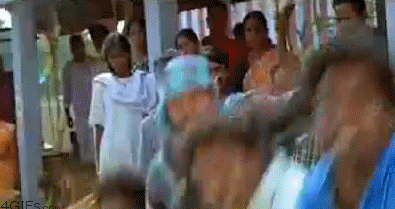 Cười ngất với bộ hình động pha hành động điêu toa trong phim Ấn Độ - Ảnh 12.