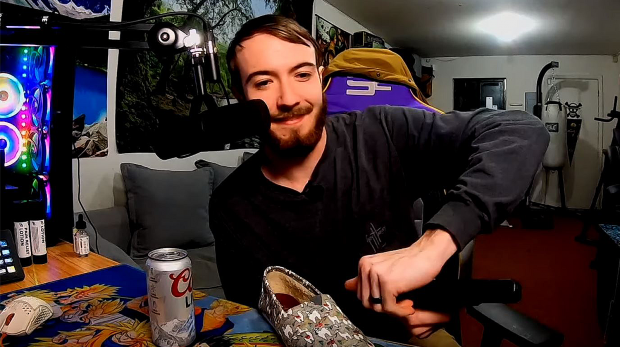 Pha nghịch dại của anh chàng streamer