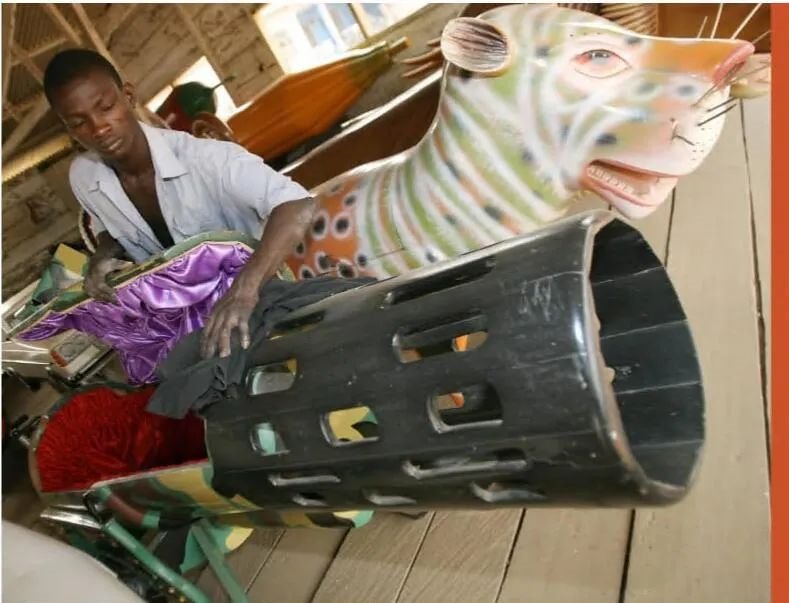 Ngoài anh da đen khiêng hòm, châu Phi còn nổi tiếng với những quan tài bá đạo khiến “người chết cũng phải mỉm cười” - Ảnh 3.