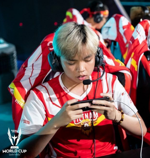 Liên Quân Mobile: Tuyển thủ Việt được Tencent vinh danh trước toàn thế giới với skin Nakroth Quán Quân - Ảnh 1. Liên Quân Mobile: Tuyển thủ Việt được Tencent vinh danh trước toàn thế giới với skin Nakroth Quán Quân - Ảnh 1.