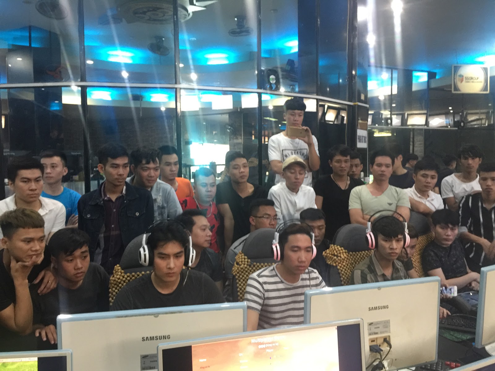 SQUARON - Team eSport với ước muốn làm sống dậy tựa game CS 1.1 - Ảnh 2. SQUARON - Team eSport với ước muốn làm sống dậy tựa game CS 1.1 - Ảnh 2.