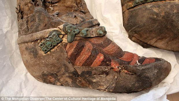Xác ướp 1100 tuổi đi giày trông y hệt sneaker của Adidas khiến giới khoa học phải ngỡ ngàng vì độ sành điệu - Ảnh 3.