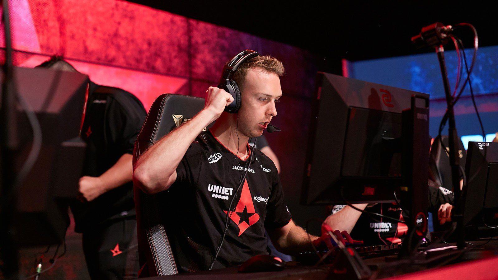 Stress, kiệt sức và hàng loạt vấn đề về tâm lý đang ám ảnh giới game thủ  CS:GO chuyên nghiệp