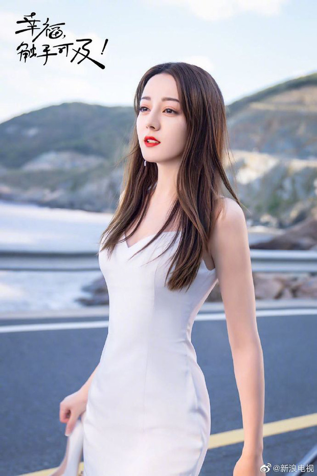 Cả Weibo nức nở vì loạt ảnh Địch Lệ Nhiệt Ba mặc váy cưới: Visual lẫn body đều hoàn mỹ, góc nghiêng quá xuất sắc - Ảnh 6.