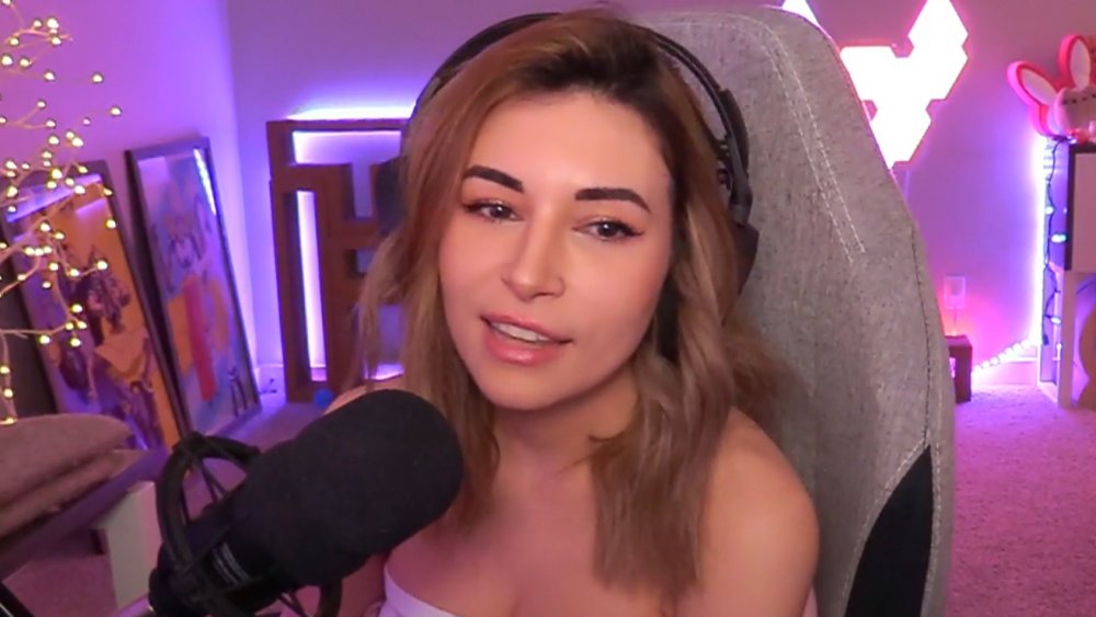 Twitch flashes. Алинити Твич. Alinity Streamer. Alinity leak.