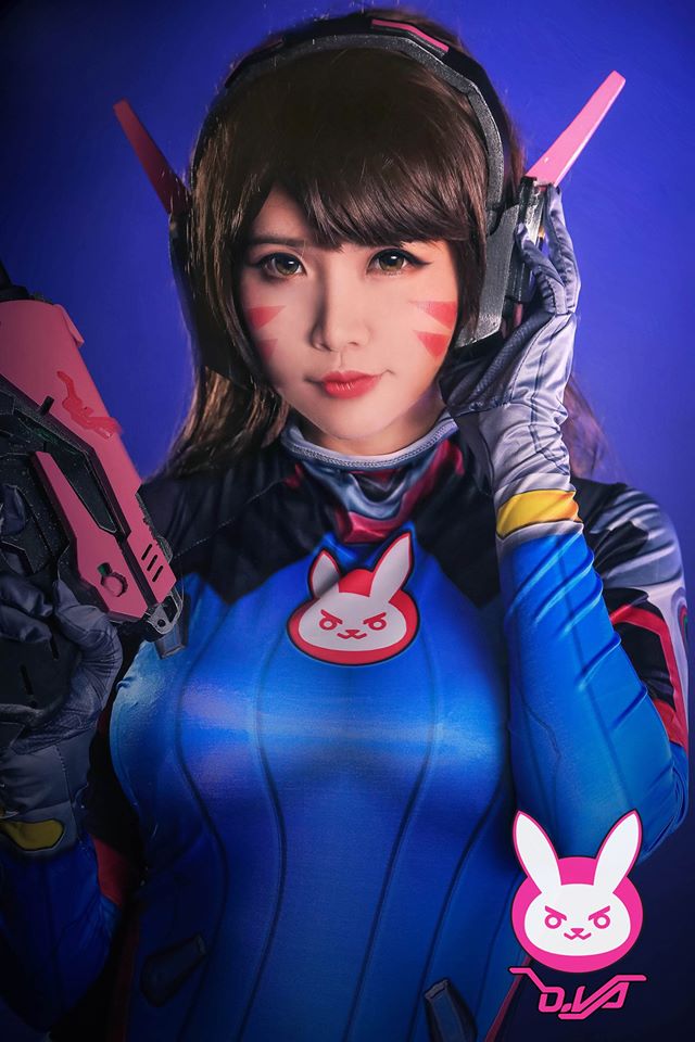 Khoe dáng chơi game gợi cảm cùng tượng Zed, nữ cosplayer gốc Việt khiến bao game thủ xin chết - Ảnh 15. Khoe dáng chơi game gợi cảm cùng tượng Zed, nữ cosplayer gốc Việt khiến bao game thủ xin chết - Ảnh 15.