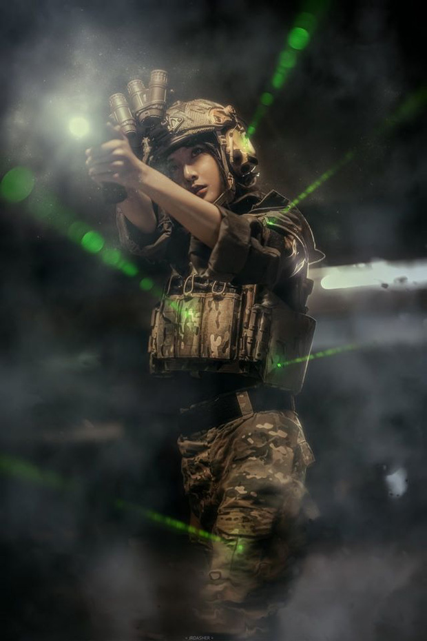 Hotgirl hoá thân thành nữ chiến binh đậm chất Call of Duty, đã đẹp lại còn ngầu chẳng chê vào đâu được! - Ảnh 14.