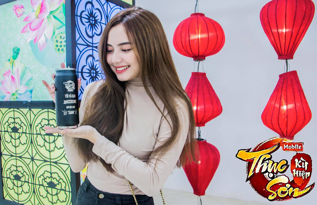 Dùng FaceApp để chụp ảnh, nữ game thủ đăng loạt hình xinh tựa thiên thần nhưng 500 anh em nhất định không tin - Ảnh 12.