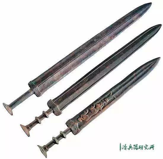 5 thanh kiếm nổi tiếng trong lịch sử Trung Hoa: Cây nào cũng là bảo kiếm! - Ảnh 2.