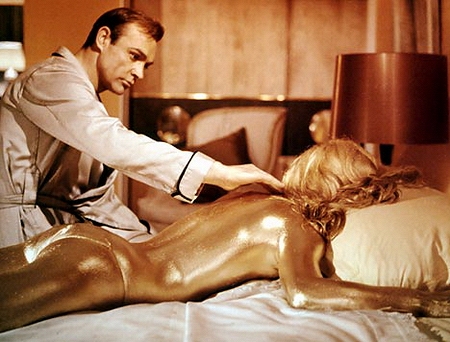 Top 9 Bond girl bốc lửa nhất trong vũ trụ 007, vị trí số 1 chính là biểu tượng sex thập niên 1960 - Ảnh 5.