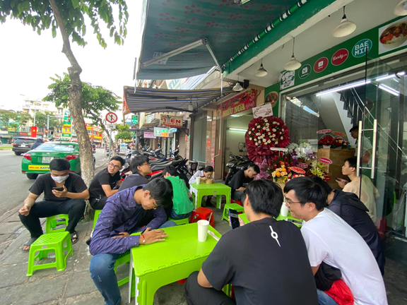 Khai trương Đụt Quán chi nhánh Tp. Hồ Chính Minh, khách đến đông nghịt xếp hàng cả trăm mét - Ảnh 4.