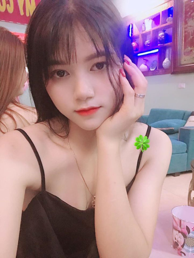 Góc mlem: Hot girl Thục Sơn thế hệ Z khoe ảnh, check in sexy điên đảo sau 1 đêm khiến 500 anh em không kịp đỡ - Ảnh 1. Góc mlem: Hot girl Thục Sơn thế hệ Z khoe ảnh, check in sexy điên đảo sau 1 đêm khiến 500 anh em không kịp đỡ - Ảnh 1.