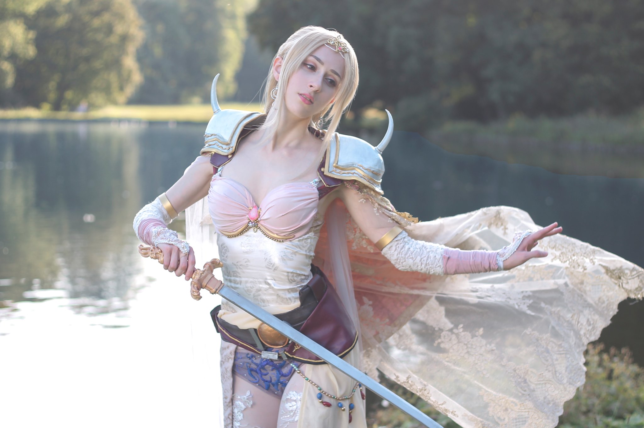 10 mỹ nhân đưa cosplayer
