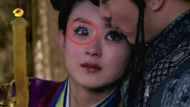 Loạt sạn ngớ ngẩn phim Hoa ngữ khiến diễn viên ngượng chín mặt: Nhọ nhất là Dương Tử bị ekip cho mặc đồ thiếu vải - Ảnh 8.