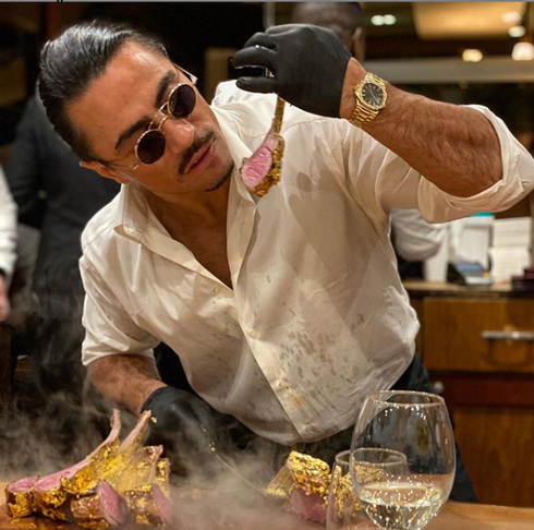 Thánh rắc muối Salt Bae màu mè trên MXH nhưng dính vô số phốt bóc lột nhân viên - Ảnh 2. Thánh rắc muối Salt Bae màu mè trên MXH nhưng dính vô số phốt bóc lột nhân viên - Ảnh 2.