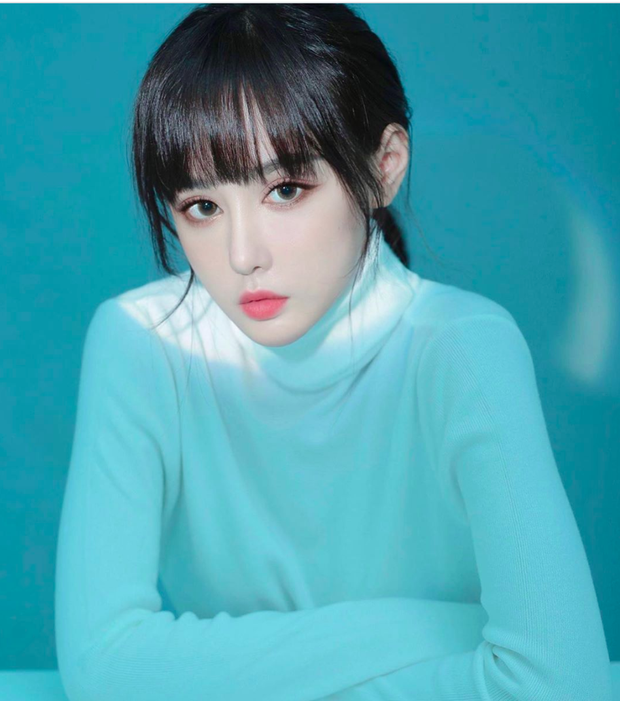 Profile mỹ nhân Karik vừa công khai hẹn hò: Nhan sắc gây tranh cãi vì... như búp bê sống, “xịt máu mũi” với body bốc lửa - Ảnh 3. Profile mỹ nhân Karik vừa công khai hẹn hò: Nhan sắc gây tranh cãi vì... như búp bê sống, “xịt máu mũi” với body bốc lửa - Ảnh 3.