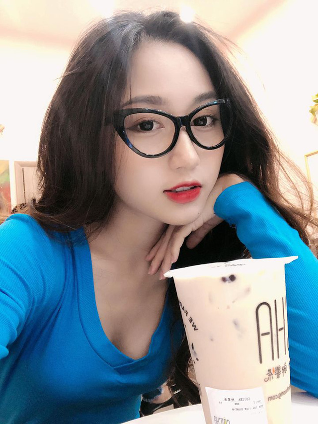 Cần gì sexy bốc lửa, cứ đáng yêu thế này là đủ... đốn tim các anh gamer rồi! - Ảnh 10.