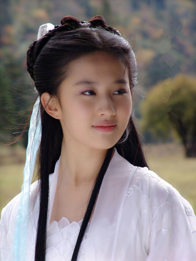 Ngắm lại nhan sắc Tiểu Long Nữ trong các bộ phim Kim Dung từ xưa tới nay - Ảnh 4.