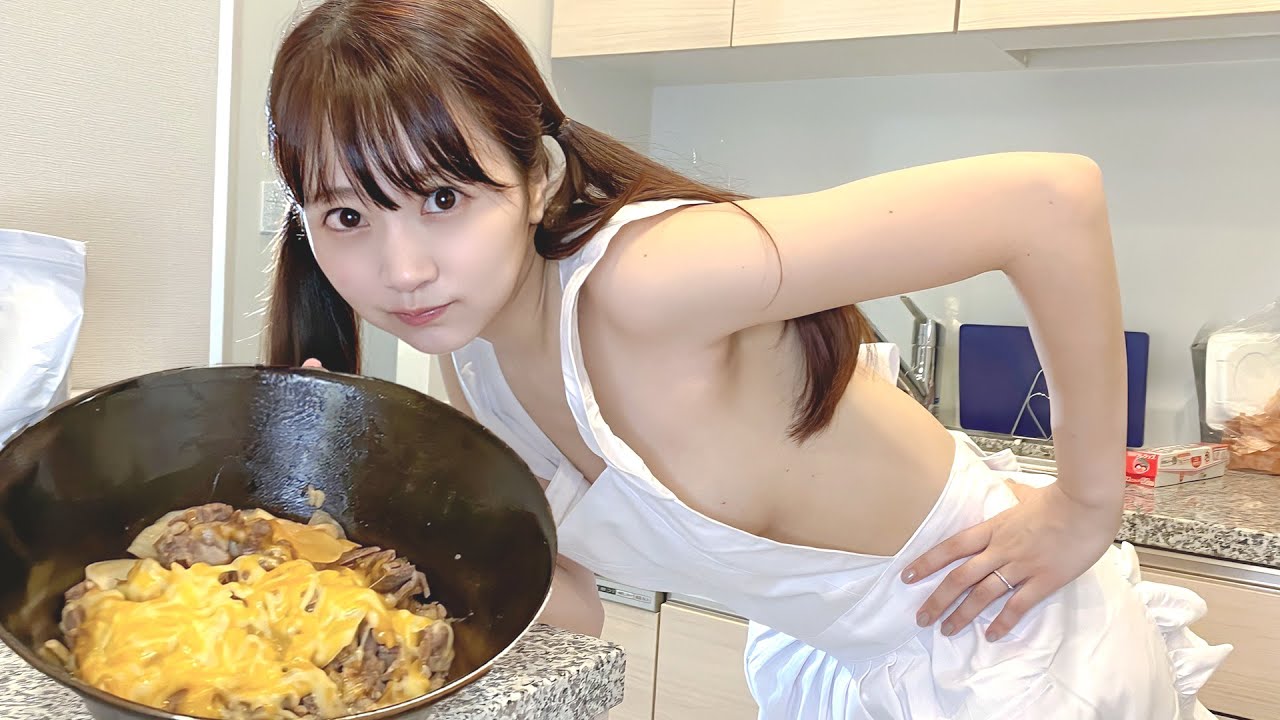 Vừa đeo tạp dề dạy nấu ăn, hot girl vừa chuyển hướng trở thành Youtuber, gặt hái thành công nhanh chóng - Ảnh 3. Vừa đeo tạp dề dạy nấu ăn, hot girl vừa chuyển hướng trở thành Youtuber, gặt hái thành công nhanh chóng - Ảnh 3.