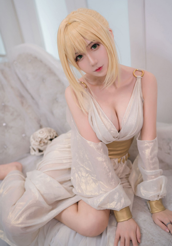 Mát mắt với màn cosplay Nero trong Fate/Grand Order, vòng một “lả lơi” khiến bao anh em xao xuyến - Ảnh 7.