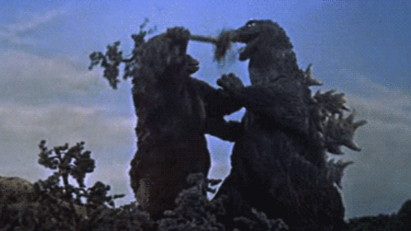 Cười xỉu vì đại chiến Godzilla vs. Kong 59 năm trước: Giật điện sảng hồn, thồn cây vào mồm nhau đúng chuẩn yang hồ! - Ảnh 8.
