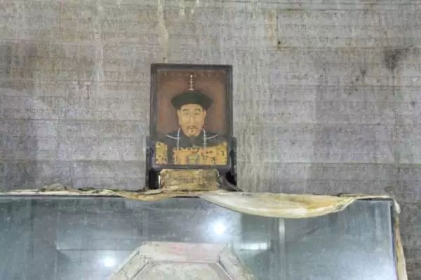 Kẻ trộm mộ nổi tiếng nhất thế giới: Từng mở nắp quan tài Từ Hy thái hậu, quét lăng Càn Long - Ảnh 6.