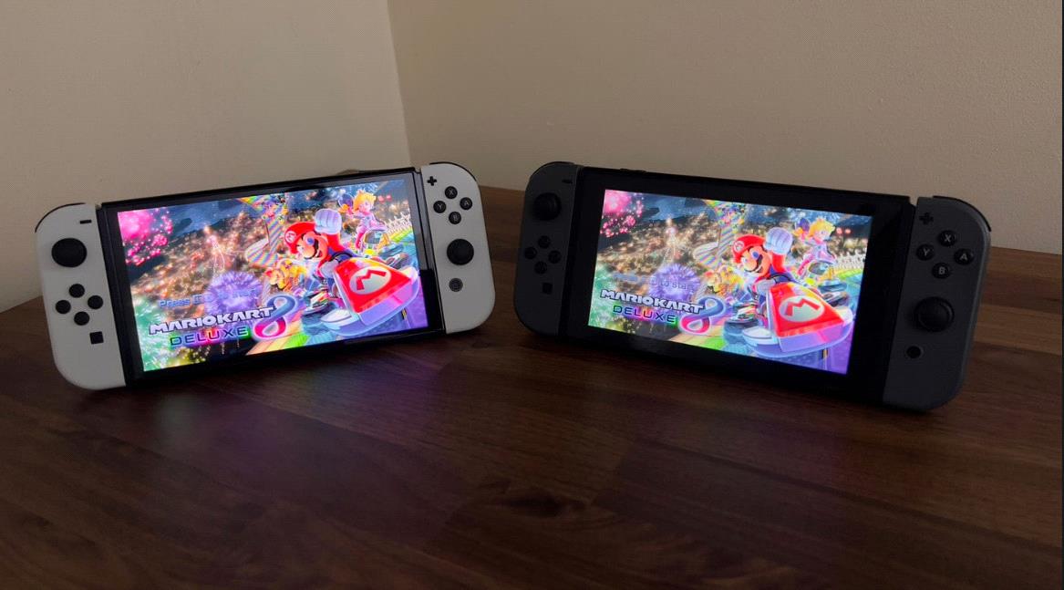 So sánh cấu hình Nintendo Switch OLED Model với Switch thườngLite