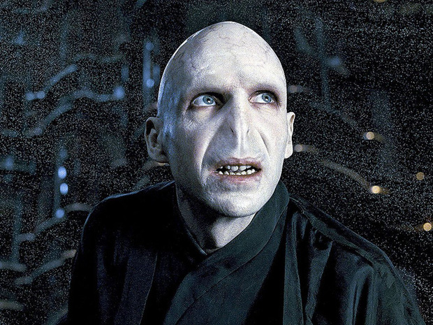 10 nhân vật Harry Potter bị ghét cay ghét đắng do fan bình chọn: Sôi máu với kẻ khiến Harry mồ côi, ác như Voldemort còn thua cái tên số 1! - Ảnh 9.