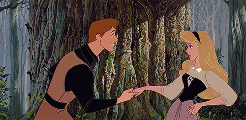 Bản gốc 18+ của Công chúa ngủ trong rừng trước khi bị Disney tẩy trắng: Nữ chính bị hiếp dâm nghiêm trọng, ẩn ý tình dục từ đầu tới cuối! - Ảnh 2.