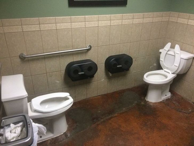 20 nhà vệ sinh khiến người dùng giận tím người, càng nghĩ càng... thù ông thiết kế - Ảnh 15.