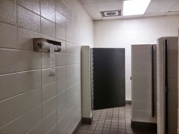 20 nhà vệ sinh khiến người dùng giận tím người, càng nghĩ càng... thù ông thiết kế - Ảnh 5.
