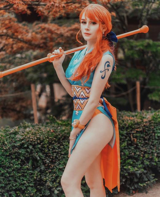 Nể phục cô nàng có thể cosplay thành vô số nhân vật One Piece, ấn tượng nhất là các màn cải nam trang - Ảnh 9.