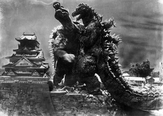 65 năm của quái vật Godzilla: Từng giả trân ngốc nghếch trước khi trở thành vua quái vật! - Ảnh 4.