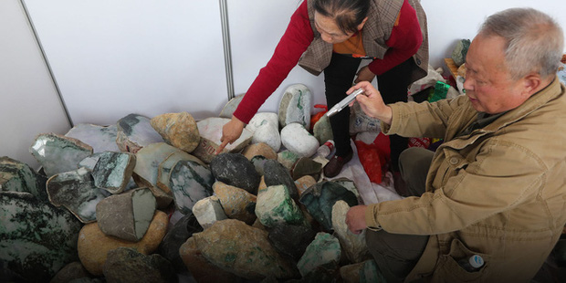 Đổ thạch online: Khi những con bạc Trung Quốc lao vào cuộc chơi cược đá Photo-1-1622272544984743476273